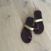 H & M Sandalen Zehentrenner Sommer Schuhe Pailletten Gold Gr 35 Saarland - Püttlingen Vorschau