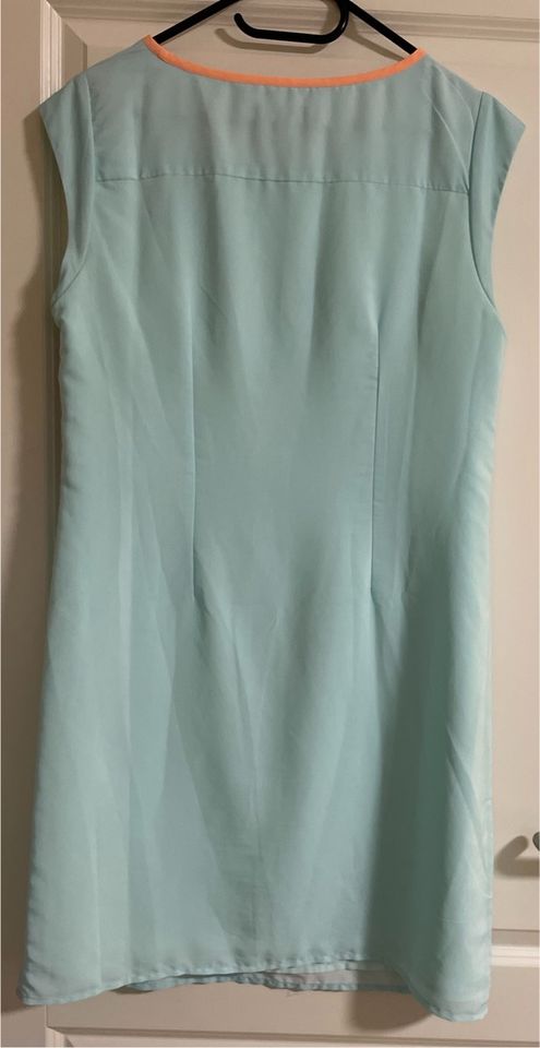 Mexx Gr 42 Kleid in mint mit Frontprint in Oerlinghausen