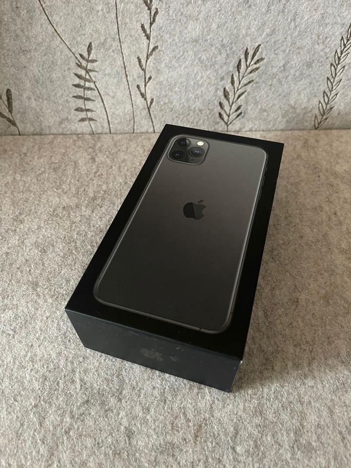 Originales Apple iPhone 11 Pro Max 256GB OVP TOP Black NEUWERTI in Laatzen