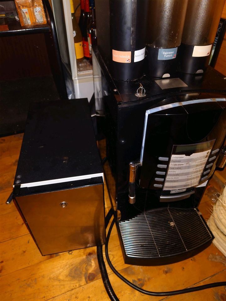 Franke Kaffeemaschine ,Kaffeevollautomat inkl Kühlschrank in Selb