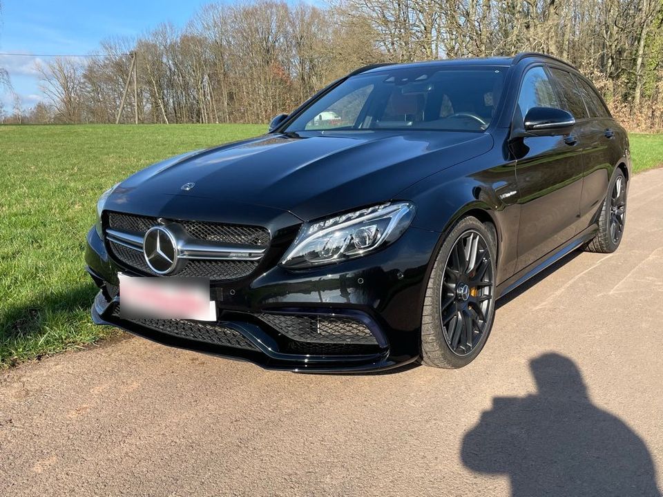 Mercedes-Benz C 63 S AMG T voll MBEAM Pano Keramik Carbon in Schwalbach