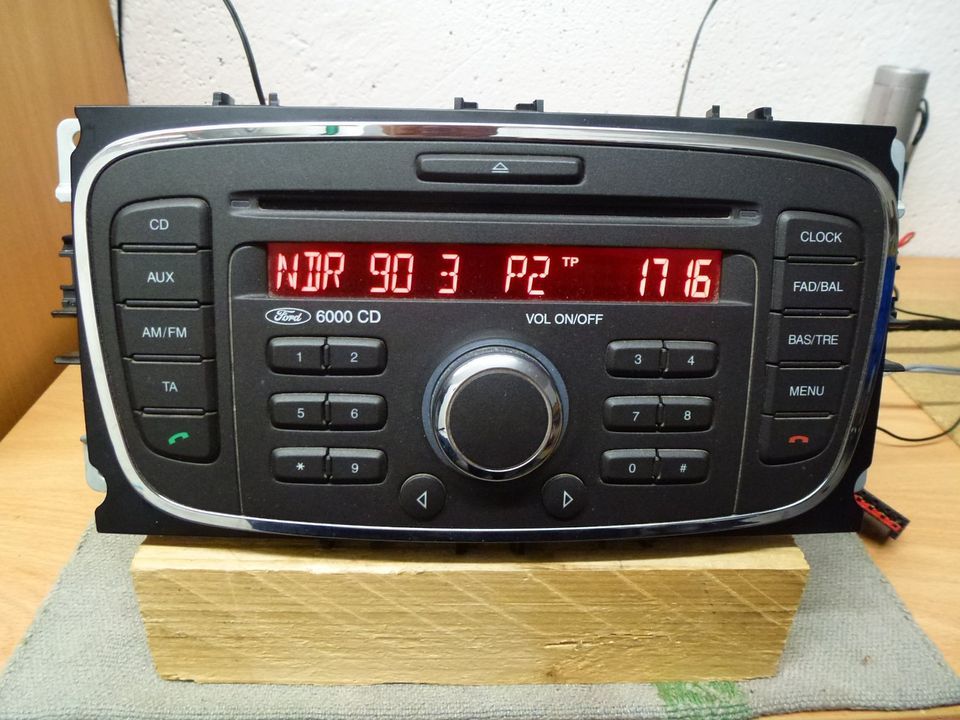 Ford CD Autoradio 6000 CD Focus,Mondeo, Fiesta mit Codekarte in Waren (Müritz)