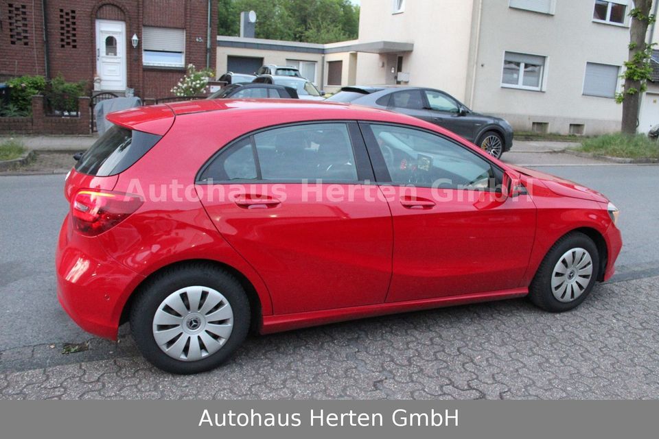 Mercedes-Benz A 180d BlueEfficiency*NAVI*SITZH*2.HAND*MJ:2018* in Herten