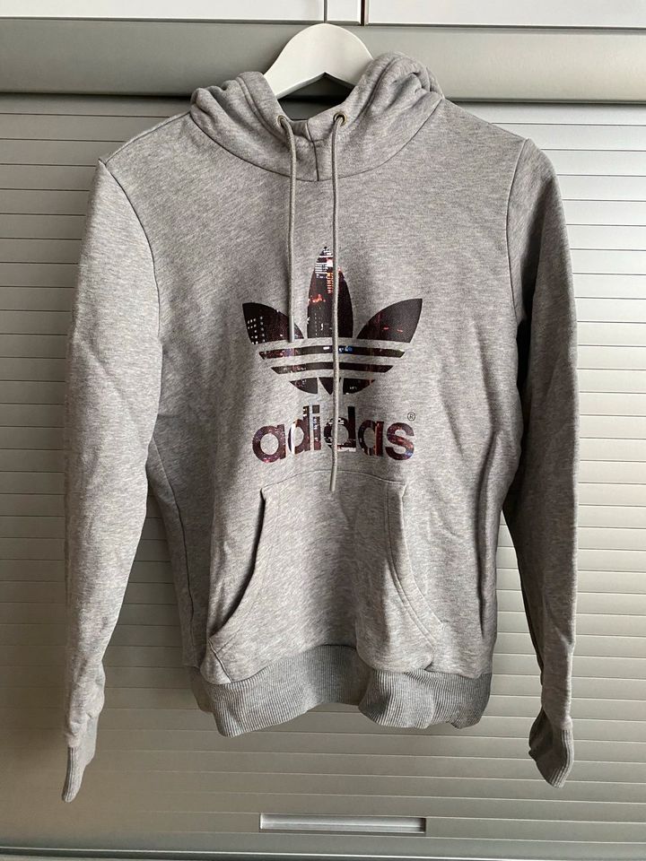 Adidas Pulli in Saarbrücken