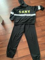 Freiheit -Sportanzug in Schwarz von Donna Karan (DKNY) Bayern - Augsburg Vorschau