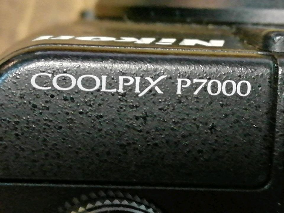 NIKON COOLPIX P7000, Digital-Kamera +vZubehör, OHNE Speicherkarte in Berlin