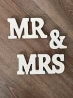 Mr & Mrs Schild weiß Hochzeit Köln - Weidenpesch Vorschau