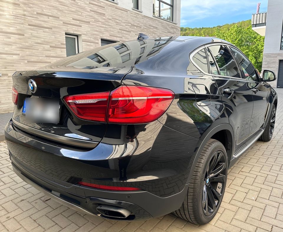 BMW X6 50i 449PS  xDrive *Scheckheftgepflegt* * EURO 6 * in Uslar