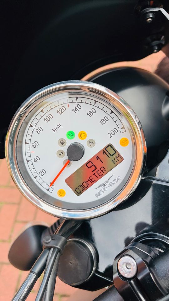 Moto Guzzi V9, 2019, ca 9.300km, grau, TÜV bis 08/25 in Potsdam