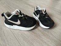 Nike Sneaker Turnschuhe Sportschuhe 25 Rostock - Hinrichshagen Vorschau