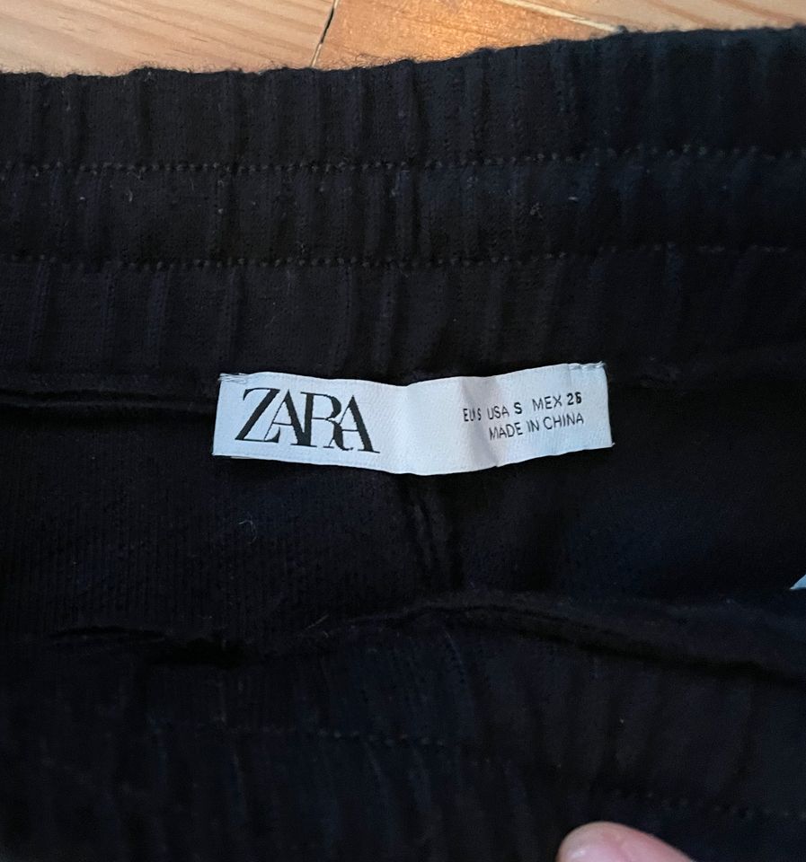 Jogger / Jogg-Pants Strick- / Woll-Optik von Zara schwarz Größe S in Neunkirchen