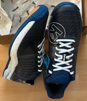 Sportschuhe / Hallenschuhe Hessen - Kassel Vorschau