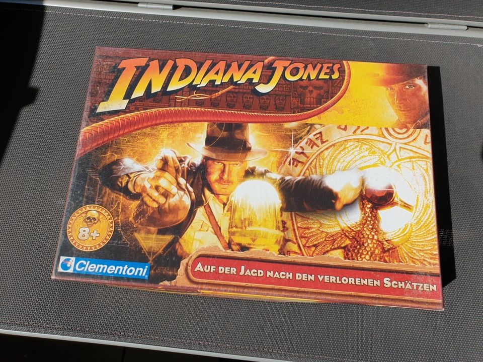 Clementoi Indiana Jones-Auf der Jagd nach den verlorenen Schätzen in Zwenkau