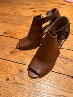Tommy Hilfiger Sandalen Pumps braun Gr 38 Nordrhein-Westfalen - Paderborn Vorschau