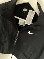 ☀️☀️Neuwertige Nike Jacke Windbreaker Gr.M schwarz/weiß NP93€☀️☀️ Bayern - Niederwerrn Vorschau