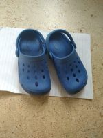 Crocs Clogs neuwertig gummilatschen 26 27 Hausschuhe Sandalen Walle - Utbremen Vorschau