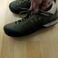 lowa Sneakers Halbschuhe echtes Leder Gr .39 top Hessen - Kassel Vorschau