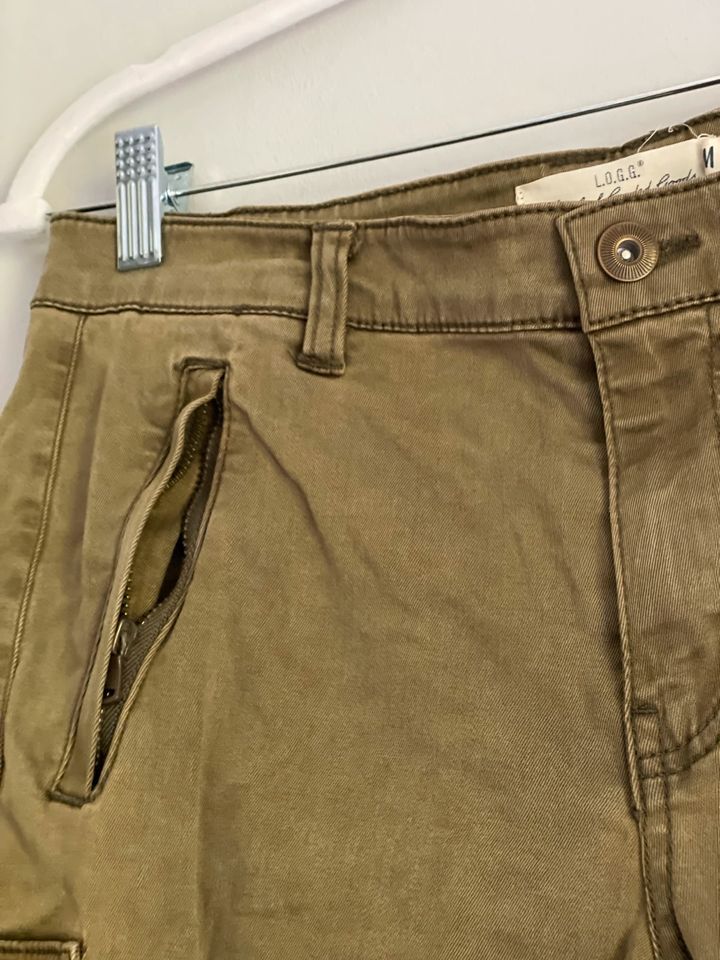 Kleiderpaket Hosen (Cargo, Chino, Jeans) Größe 36-38 in Hamburg