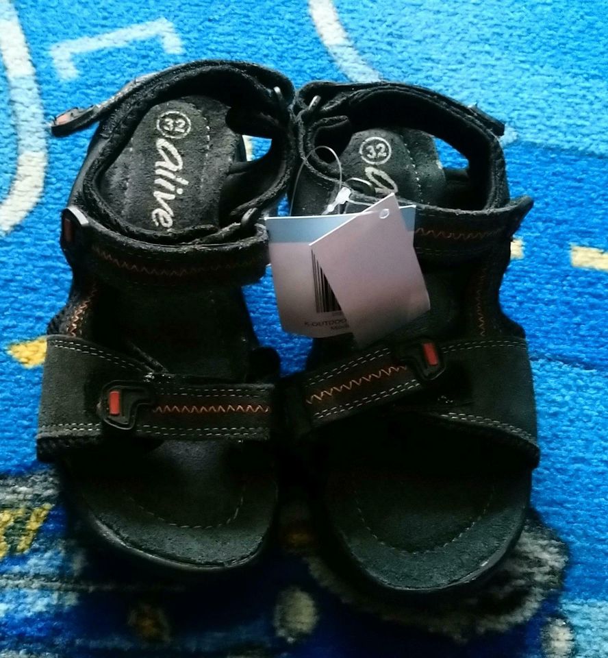 Kinder outdoor Sandalen gr 32 in grau neu in Aachen