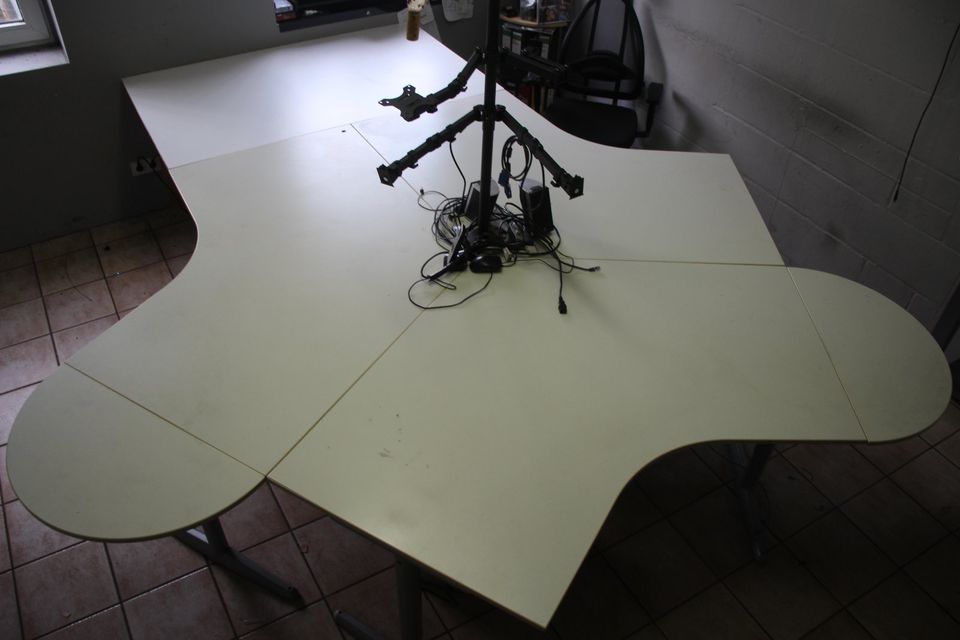 Schreibtisch Tisch Büro drei teilig groß in Mörfelden-Walldorf