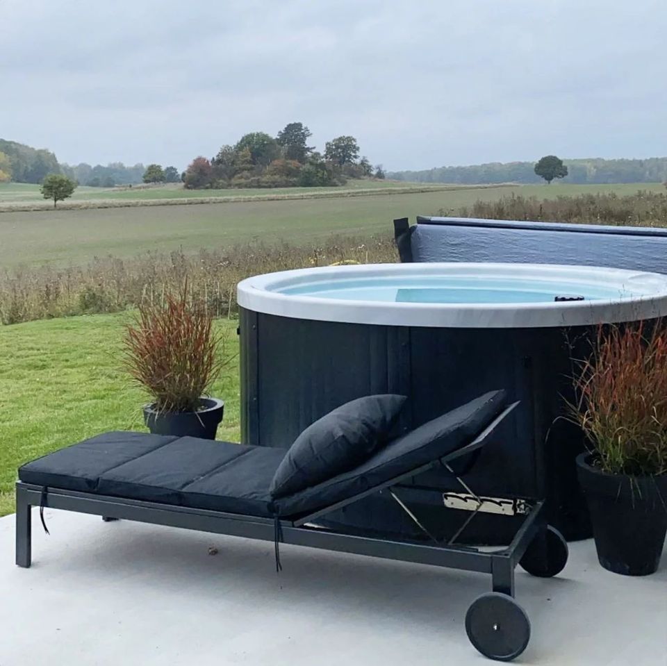 JACKUZZI WHIRLPOOL SPA GARTEN-POOL HOT TUB "DALLAS XL" in Neuruppin