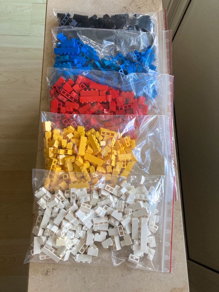 Lego rot Basic schmal 150 Gramm in Hamburg