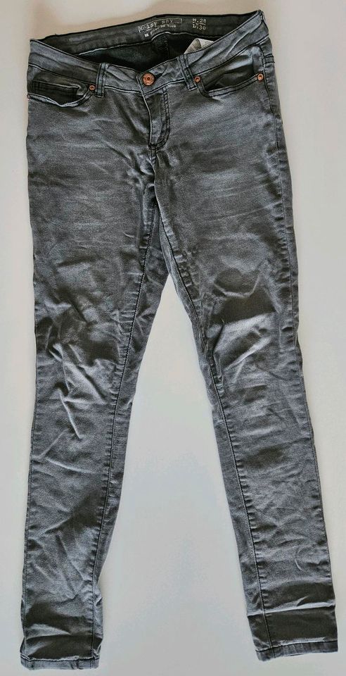 Jeanshosen 13x Jeans Paket S M 36 38 schwarz weiß blau in Neuss
