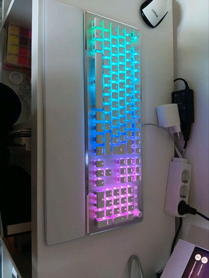 Roccat Vulcan LED Tastatur in Holdorf