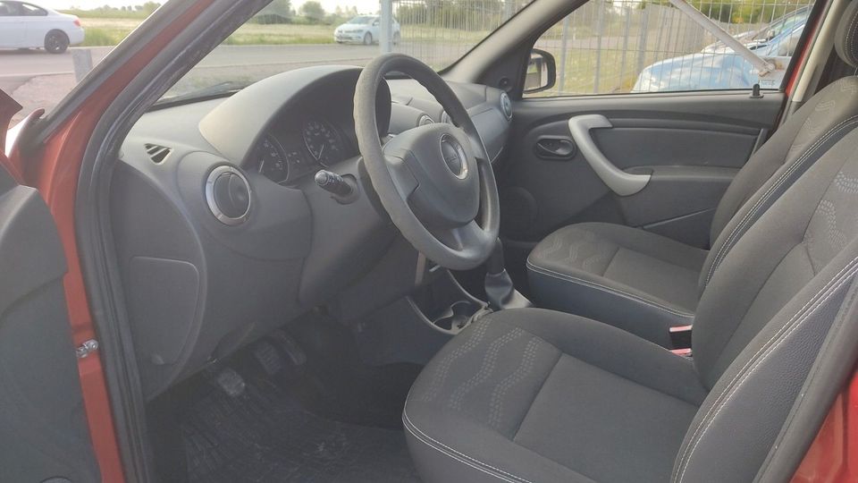 Dacia Sandero 1.6 MPI 85 Stepway Klima,TÜV,AHK in Emleben