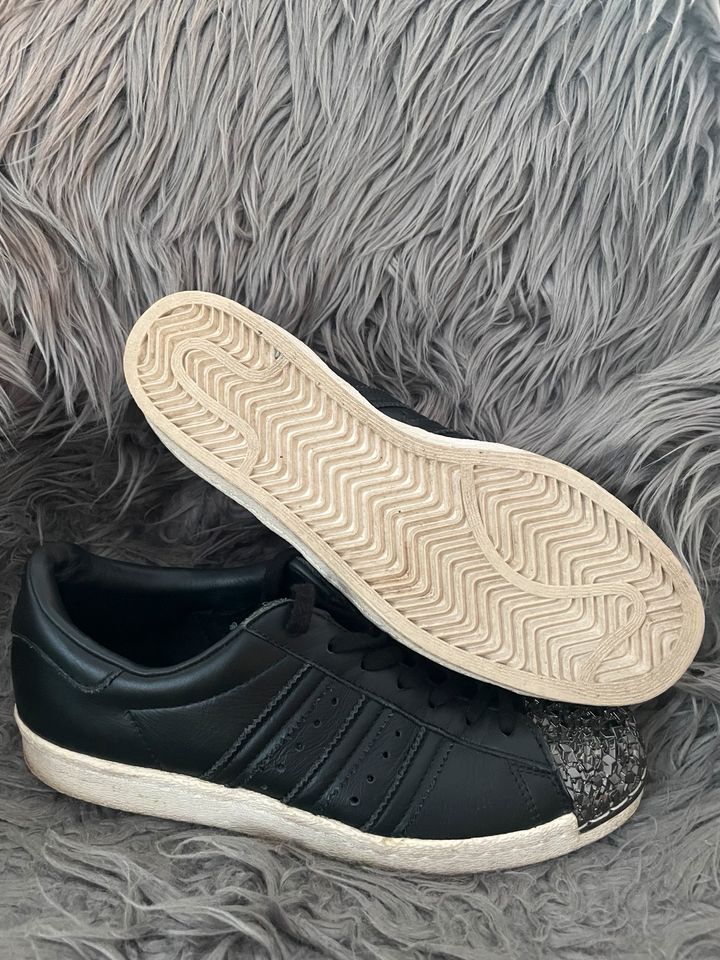 Adidas Superstar schwarz Ge. 39 in Dresden