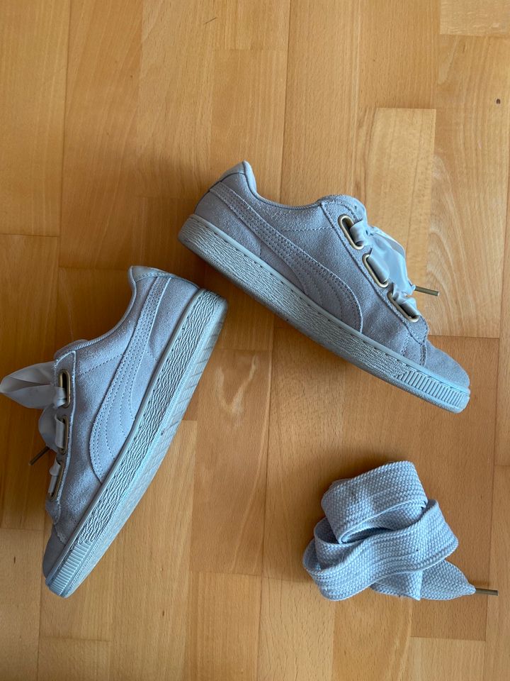 Wildleder Sneaker, Puma, Suede Heart Satin Wn‘s, grau, Gr. 38 in Amberg b. Buchloe