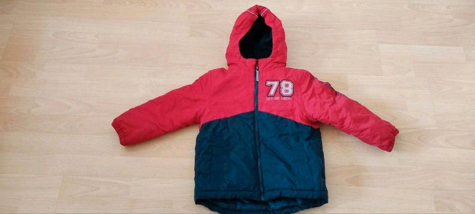 Junge Jacken Gr 104, Esprit, Winterjacke 2 in 1 Topolino blau rot in Weiden (Oberpfalz)