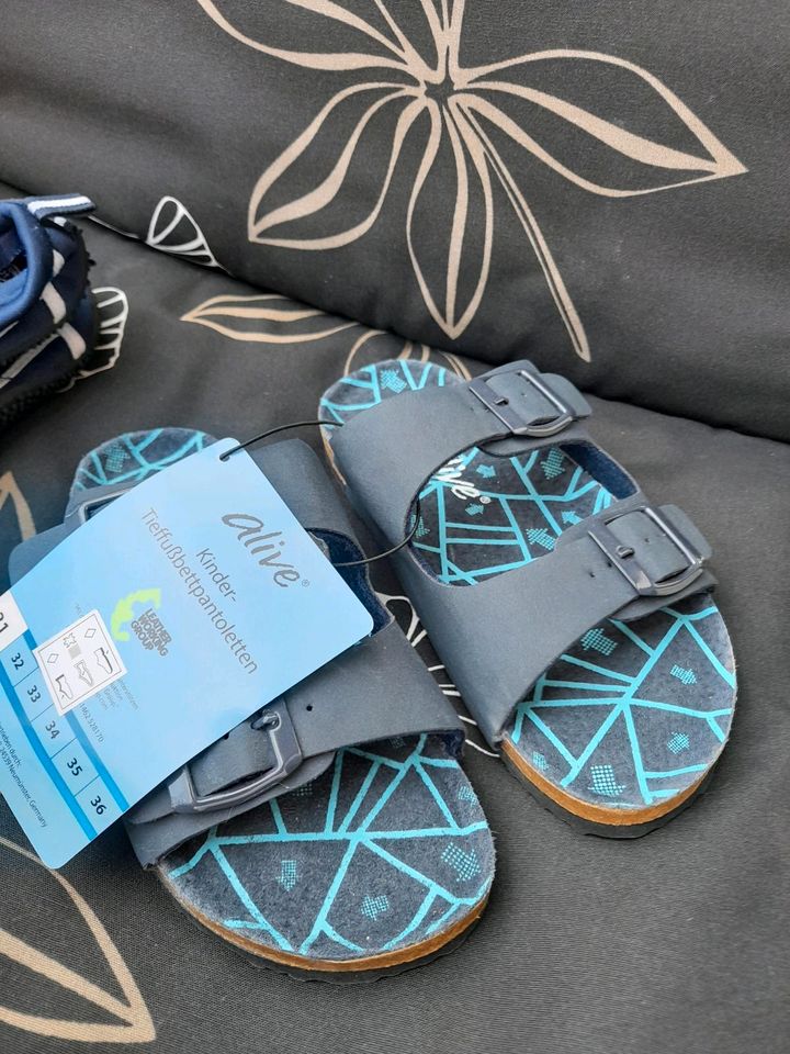 Aldi Schlappen Elefanten Halbschuhe Set 31 Badeschuhe in Limeshain