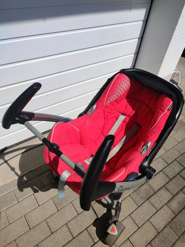 Quinny Kinderwagen + Maxi Cosi Kindersitz in Laupheim