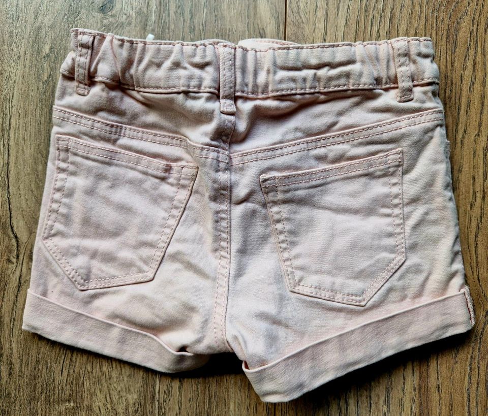 Jeans/ Jeansshorts, hellrosa, Größe 116 in Berlin