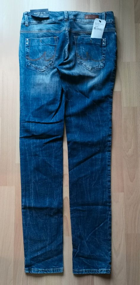 LTB Jeans Molly (5065) 31/34 Destroyed Look Super Slim Low Rise in  Hamburg-Nord - Hamburg Uhlenhorst | eBay Kleinanzeigen ist jetzt  Kleinanzeigen