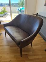 Sofa im Retro-Look, 2-er Sitzer, mit filigranen Holzbeinen Bayern - Ansbach Vorschau