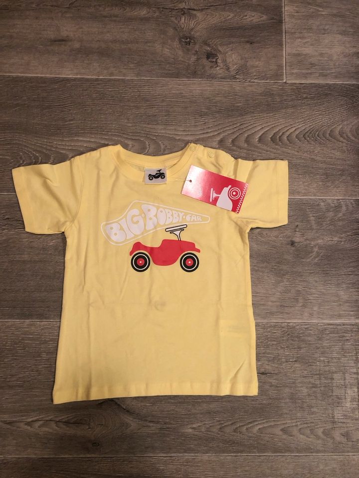 Gr. 92/98-Big Bobby Car - 2 Bodys, Latzhose mit Shirt, 2 T-Shirts in Heide