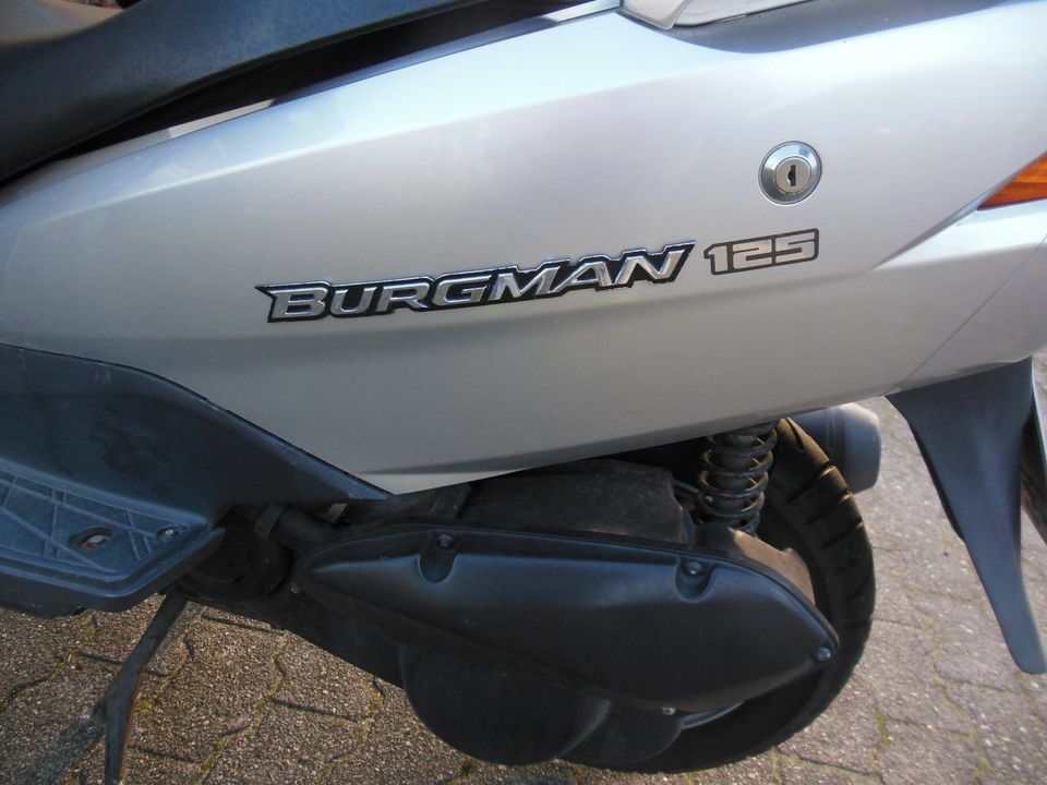 Suzuki 125 ccm Burgmann Roller Tüv neu in Wallsbüll