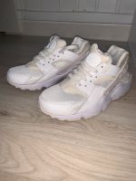 Nike Huarache damen in weis München - Maxvorstadt Vorschau