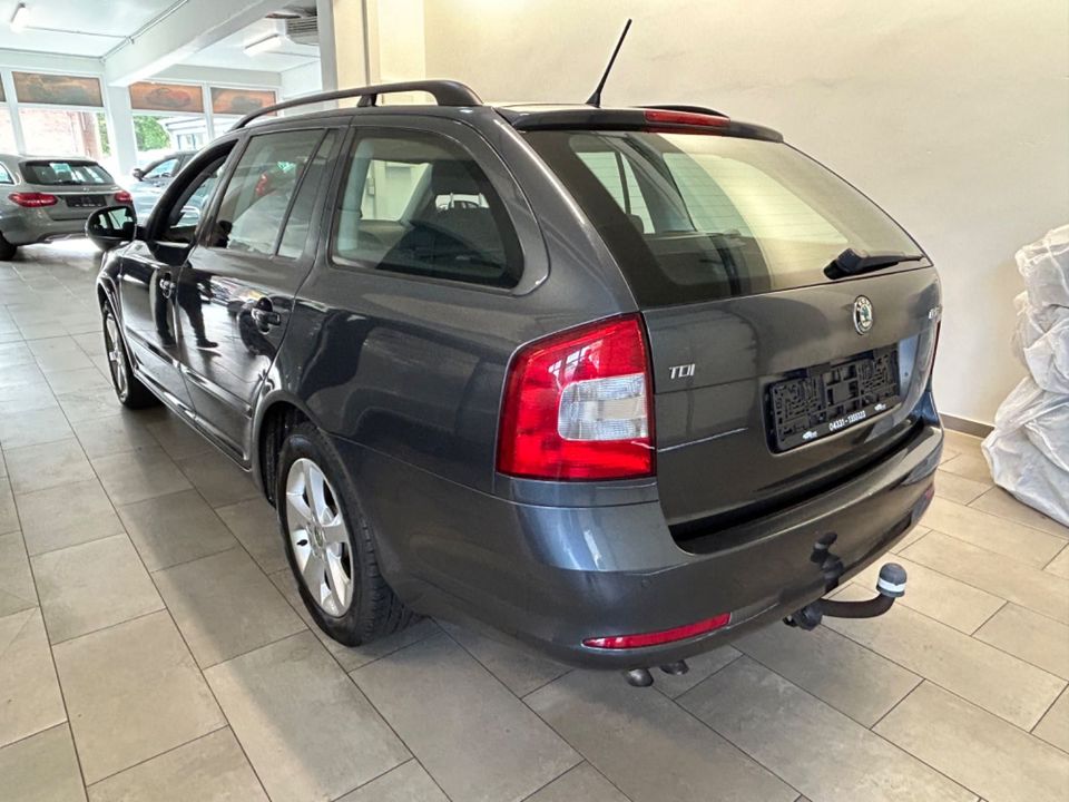 Skoda Octavia 2.0 TDI 81kW Family Combi in Rendsburg