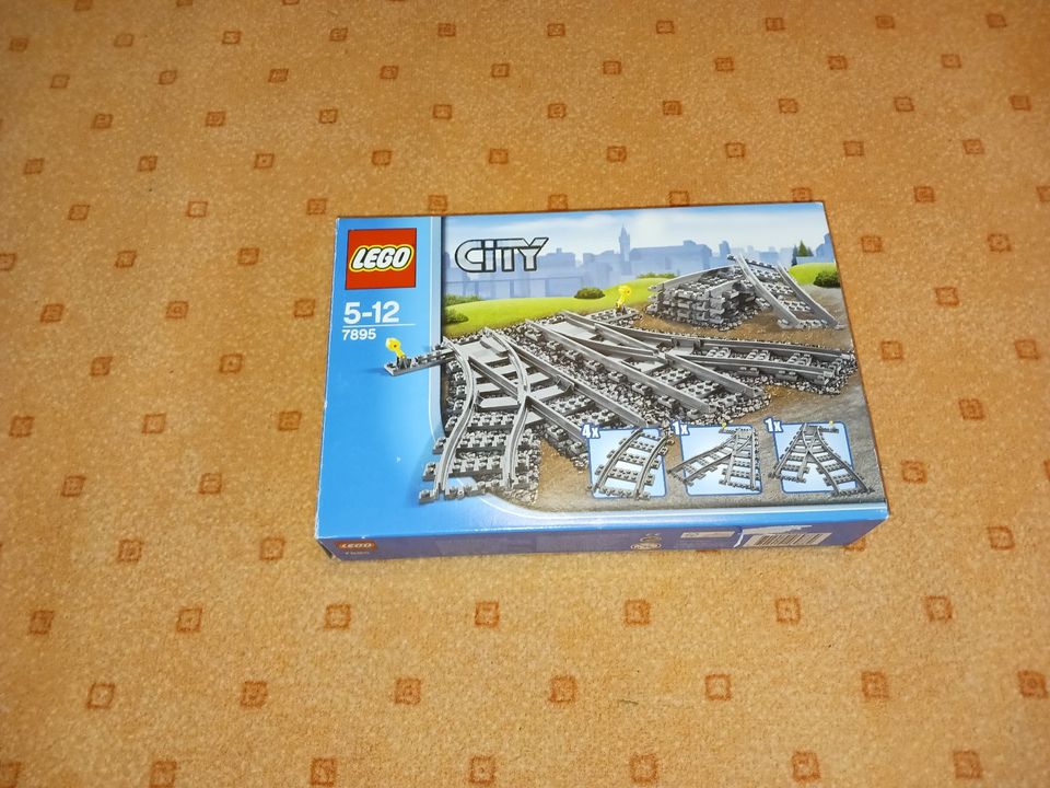 Verschiedene Lego City Züge und Schienen (6377,60051,7895,7499) in Glauburg