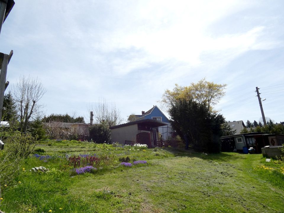 Schönes Gartengrundstück (595 m²) mit kl. Bungalow, Garage & tollem Blick in Auerbach, Nähe Chemnitz in Auerbach