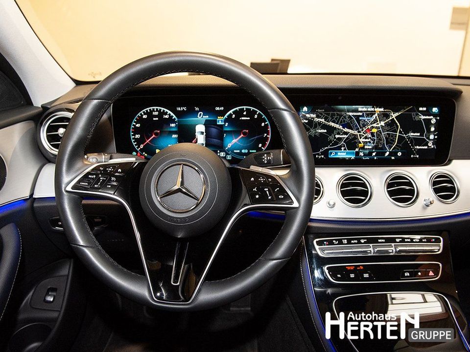 Mercedes-Benz E 200 Avantgarde+Night-P.+Totwinkel+Kamera in Düren