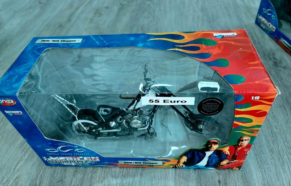 MODELLMOTORRÄDER 1:10 AMERICAN CHOPPER BLACK WIDOW JET BIKE U.A in Neunkirchen-Seelscheid