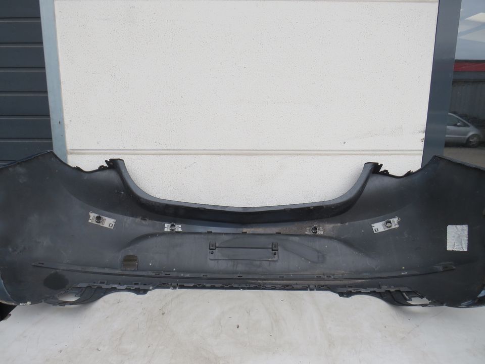 Opel Astra IV J Stoßstange Hinten Bumper PDC 13368066 12-15 Bj. in Bönnigheim