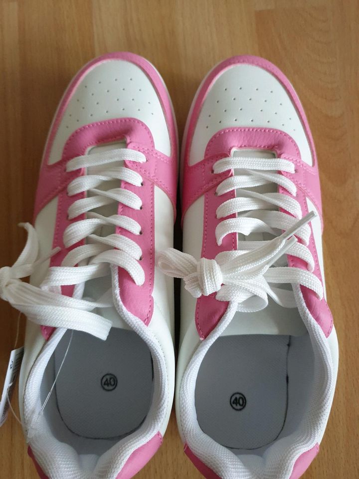 Damen Sneaker Gr.40                                        ❤ NEU in Essen