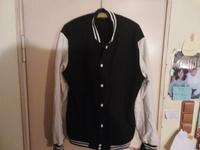 Sweatjacke Größe XL für 8 € VB München - Thalk.Obersendl.-Forsten-Fürstenr.-Solln Vorschau