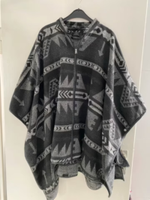 Poncho Jacke ONLY Größe XS - S Nordrhein-Westfalen - Menden Vorschau