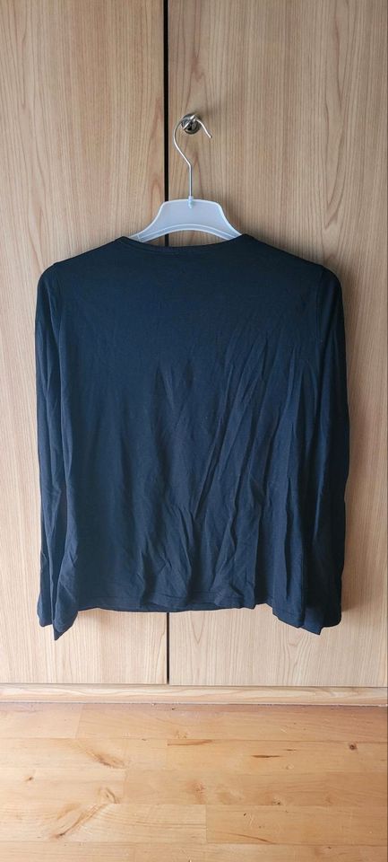 Schwarzer Pullover mit Verzierungen Größe 40/42 in Rommerskirchen